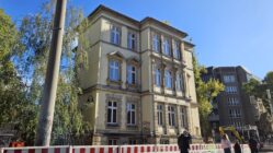 Jugendgerichtshilfe kehrt an die Königsbrücker Straße zurück Bis 2001 residierte hier das Ortsamt Neustadt. Foto: Anton Launer